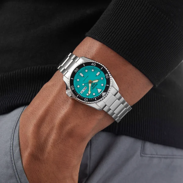 Seiko 5 Sports SKX Midi Teal 38mm Mens Watch - Image 9