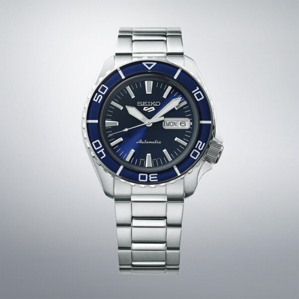 Seiko 5 Sports SKX 42.5mm Mens Watch Blue - Image 4